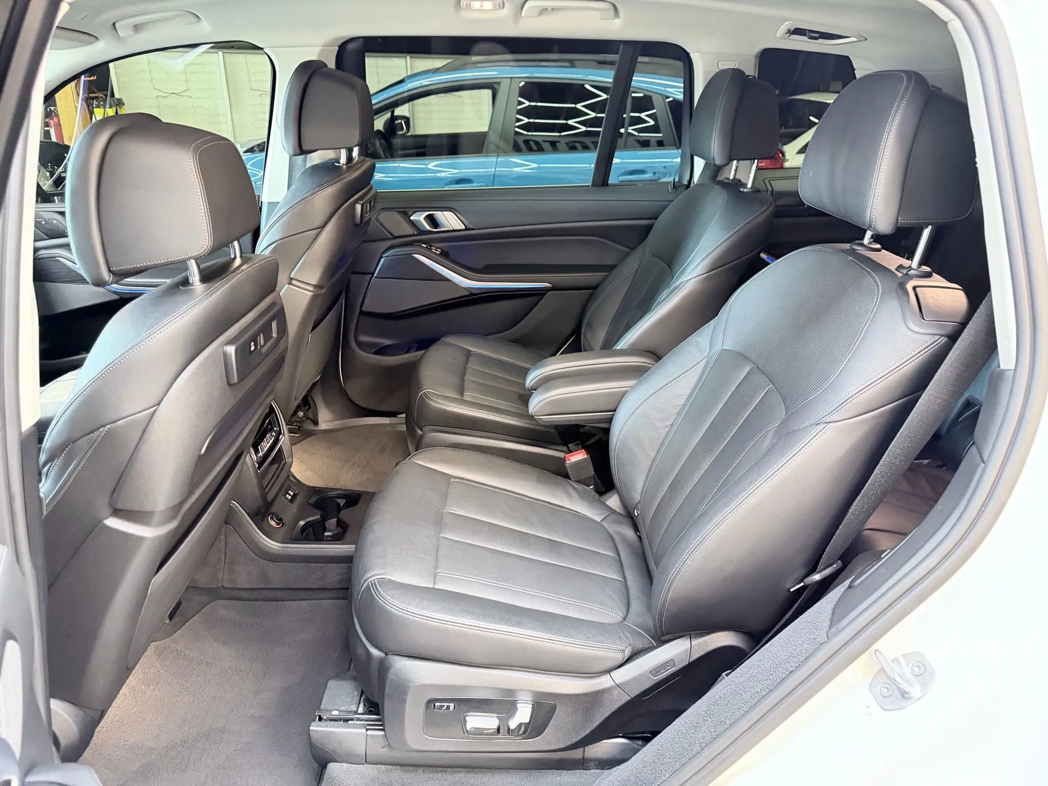 Used 2020 BMW X7 xDrive40i w/ Premium Package image 21