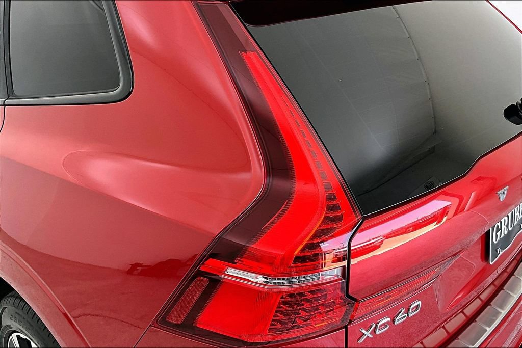 Certified 2024 Volvo XC60 B5 Plus w/ Protection Package Premier AWD/4WD image 39