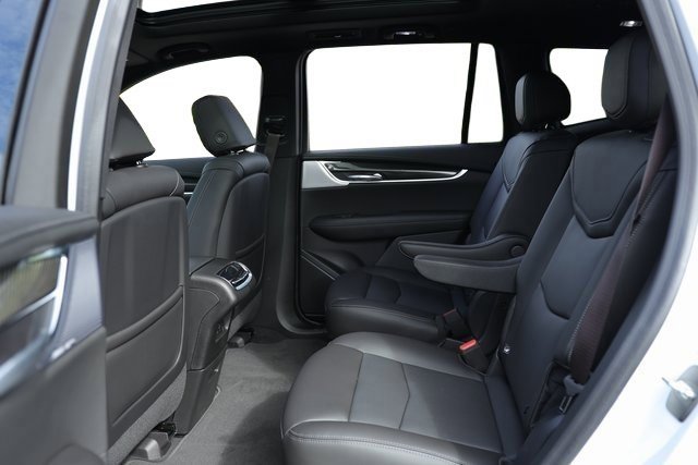 Used 2022 Cadillac XT6 Sport w/ Technology Package image 12