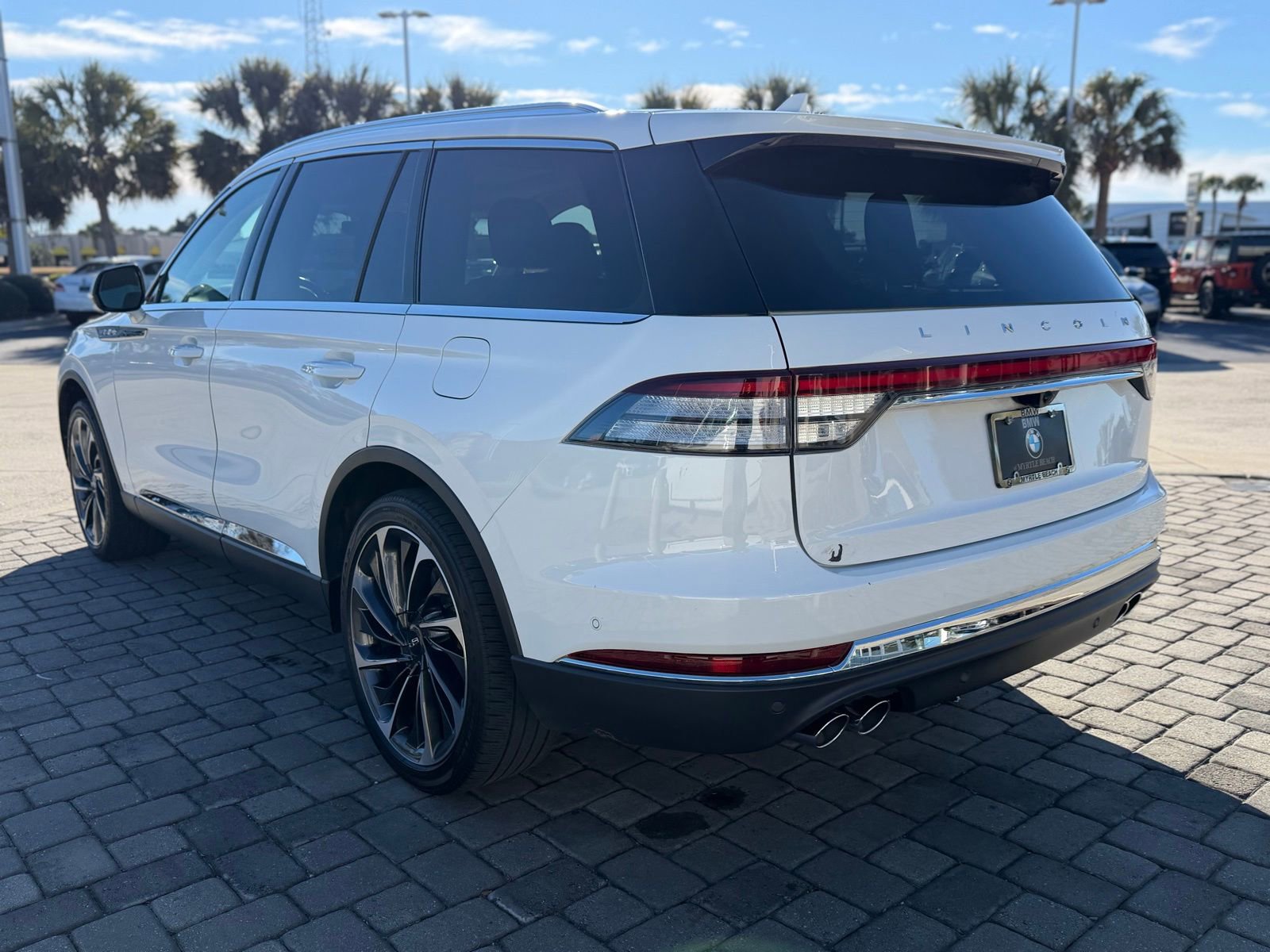 Used 2023 Lincoln Aviator Reserve w/ Equipment Group 201A image 11