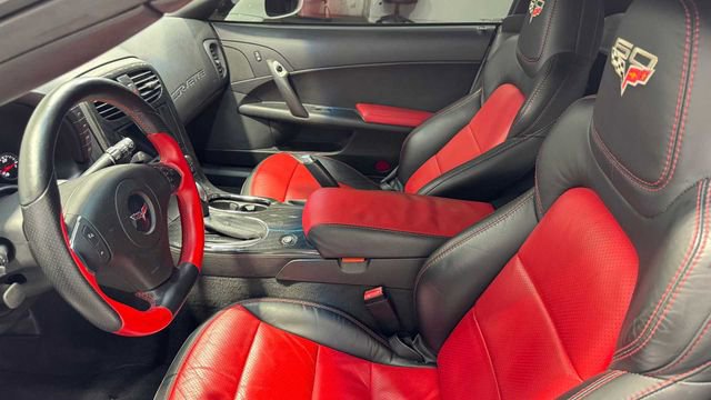 Used 2013 Chevrolet Corvette Convertible image 16