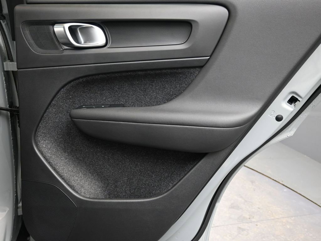 New 2026 Volvo XC40 B5 Ultra w/ Protection Package Premier image 14
