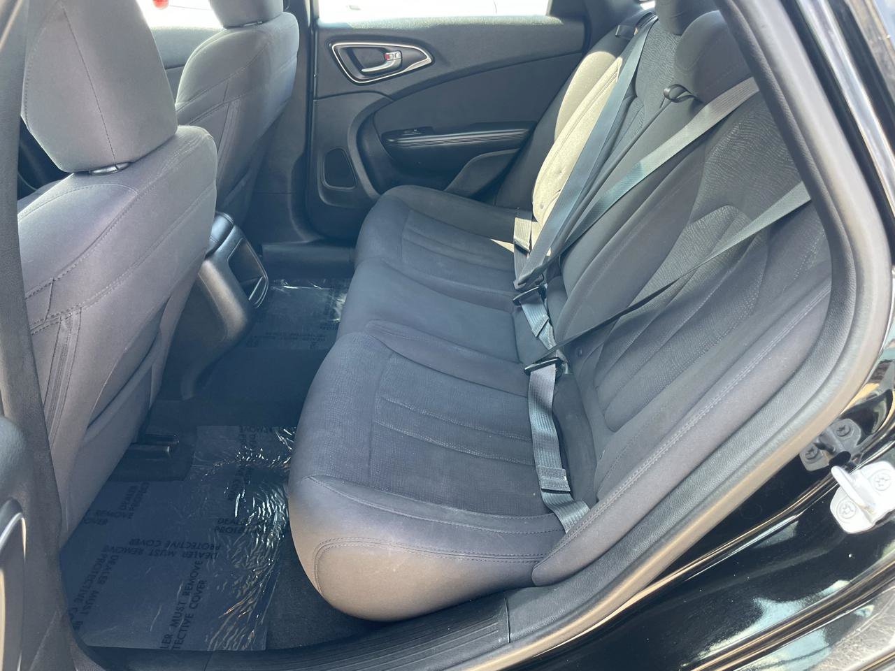 Used 2015 Chrysler 200 Limited FWD image 40