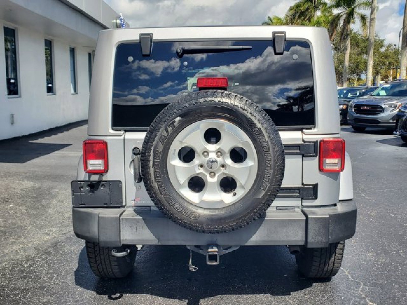 Used 2015 Jeep Wrangler Unlimited Rubicon w/ Connectivity Group image 6