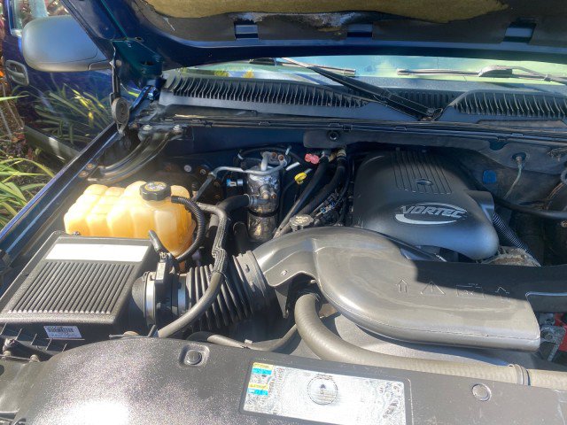 Used 2003 Chevrolet Suburban LS image 26