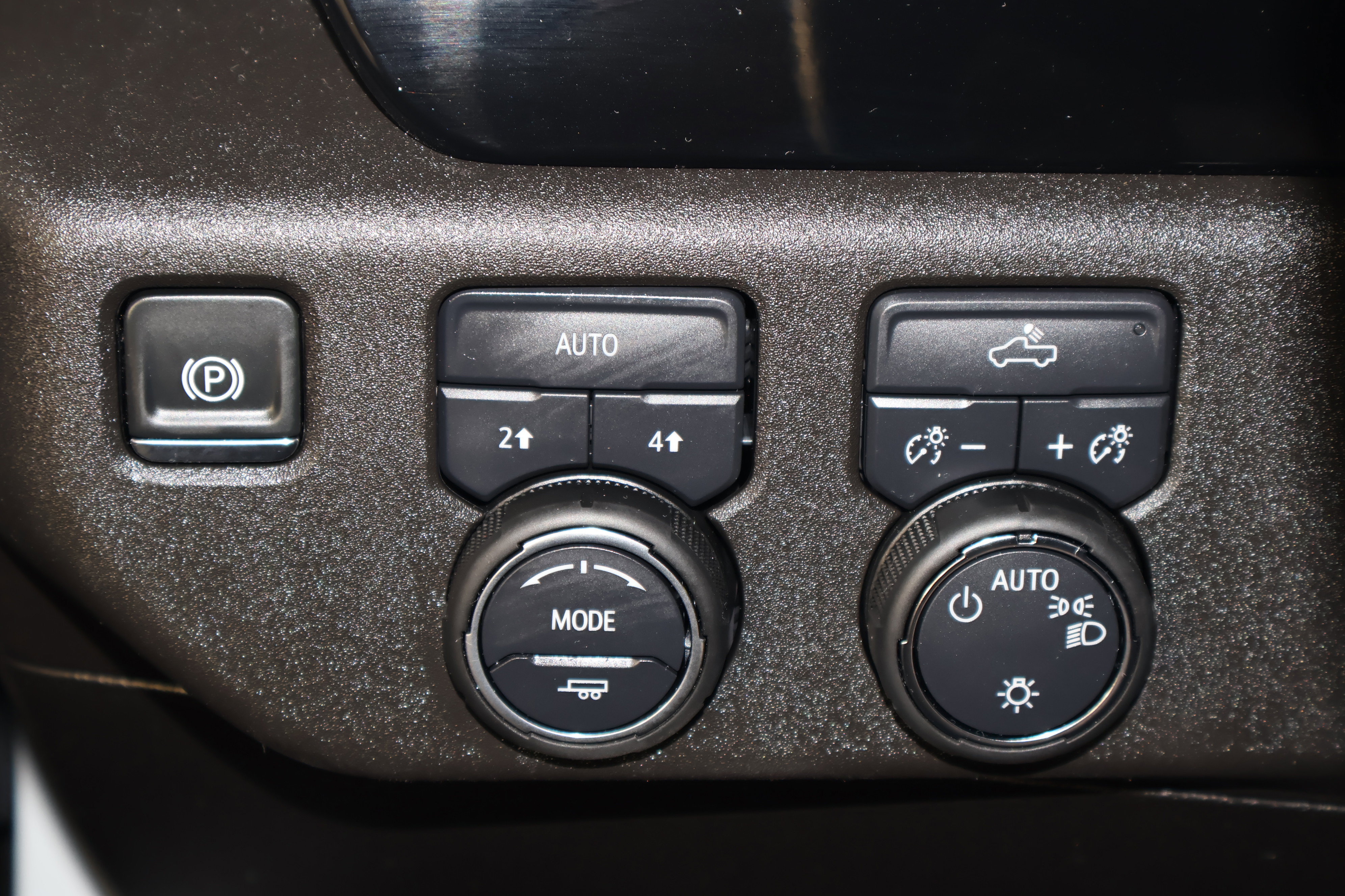 Used 2025 Chevrolet Silverado 1500 LT image 35