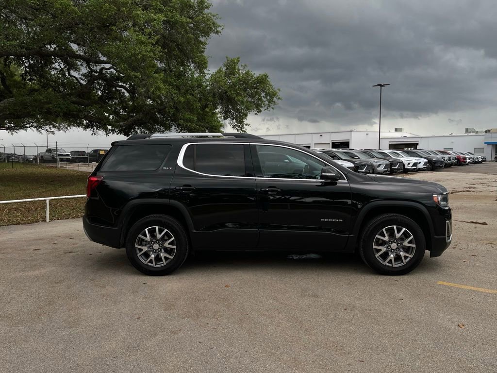 Used 2023 GMC Acadia SLT w/ Preferred Package image 4