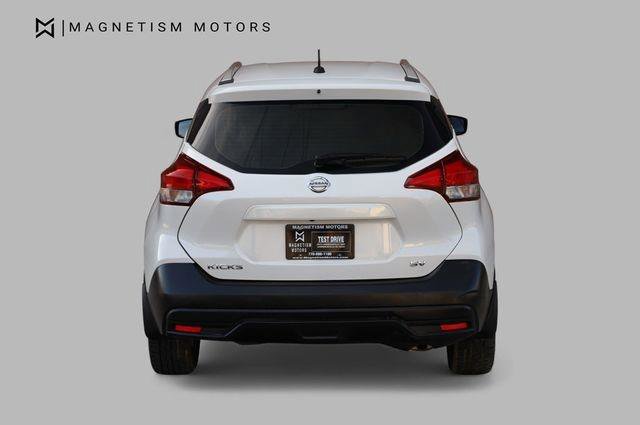 Used 2019 Nissan Kicks SV FWD image 8