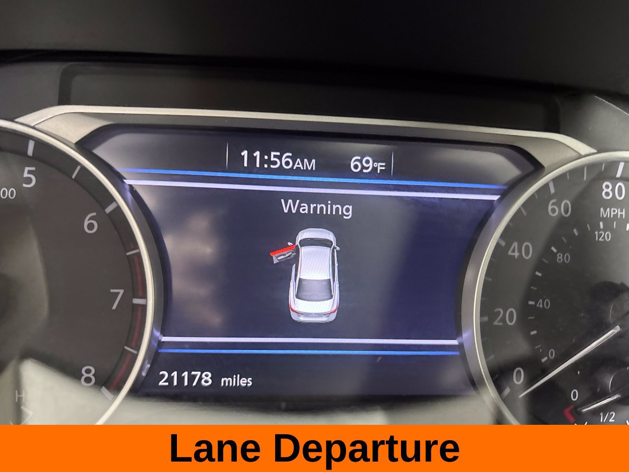 Used 2023 Nissan Sentra SR w/ Electronics Package FWD image 15
