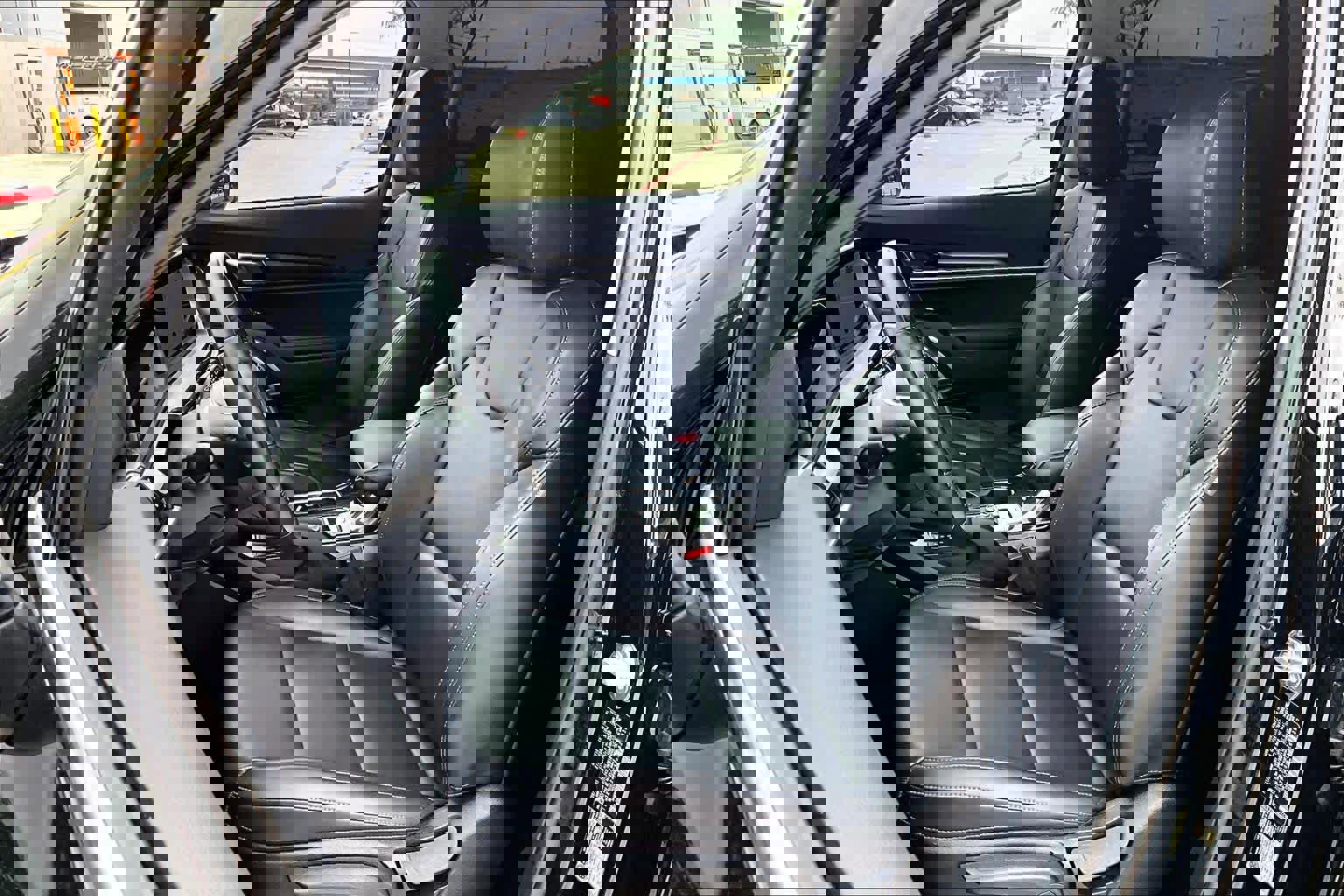 Used 2025 Kia Telluride LX image 8