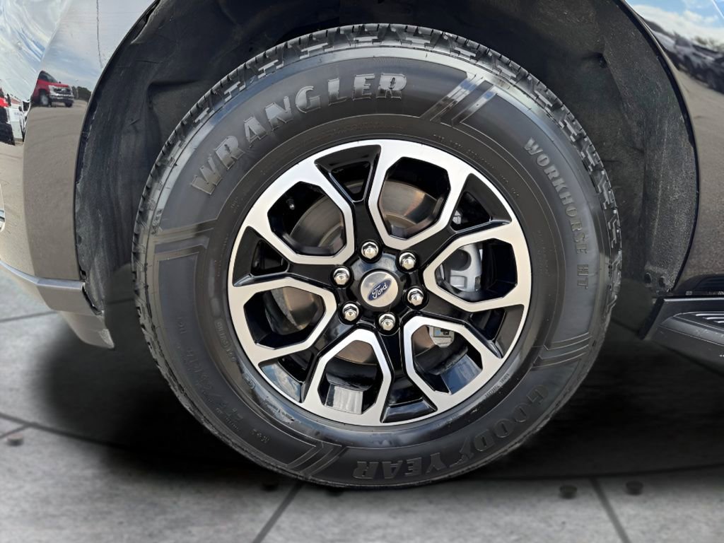 Used 2024 Ford Expedition XLT image 35