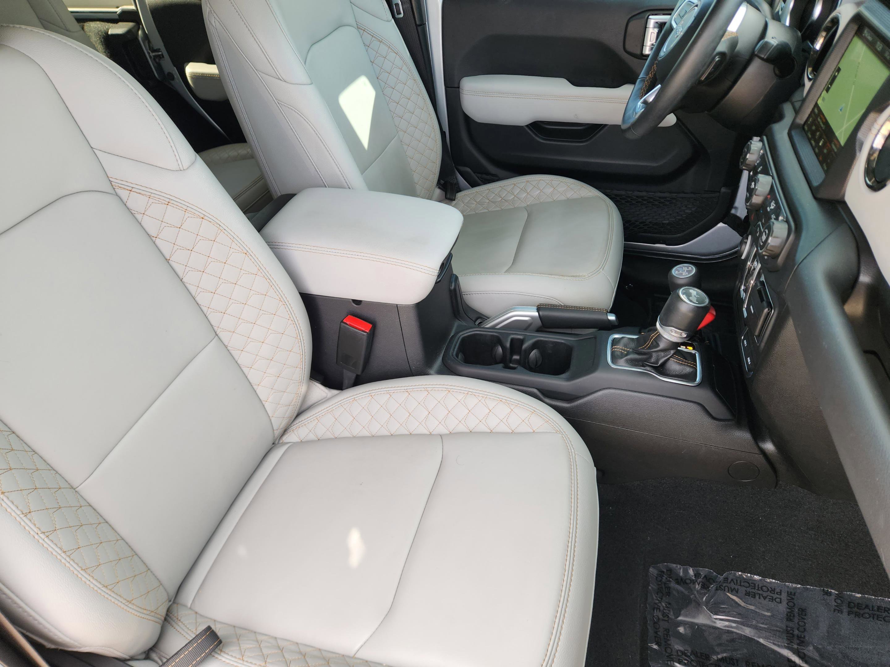 Used 2022 Jeep Wrangler Unlimited Sahara image 14