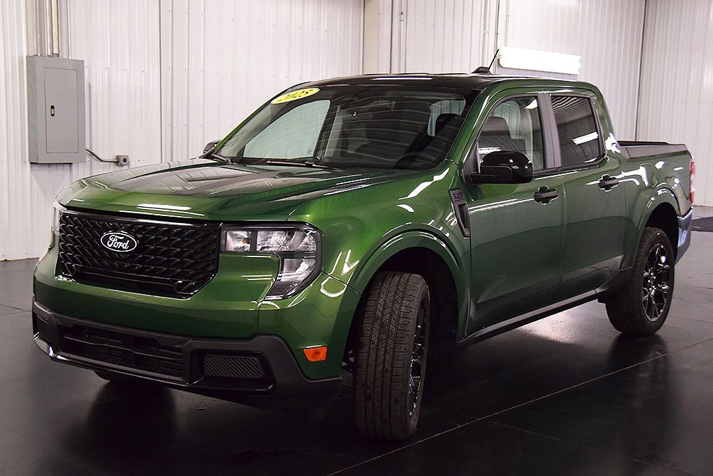 New 2025 Ford Maverick XLT w/ XLT Luxury Package image 3