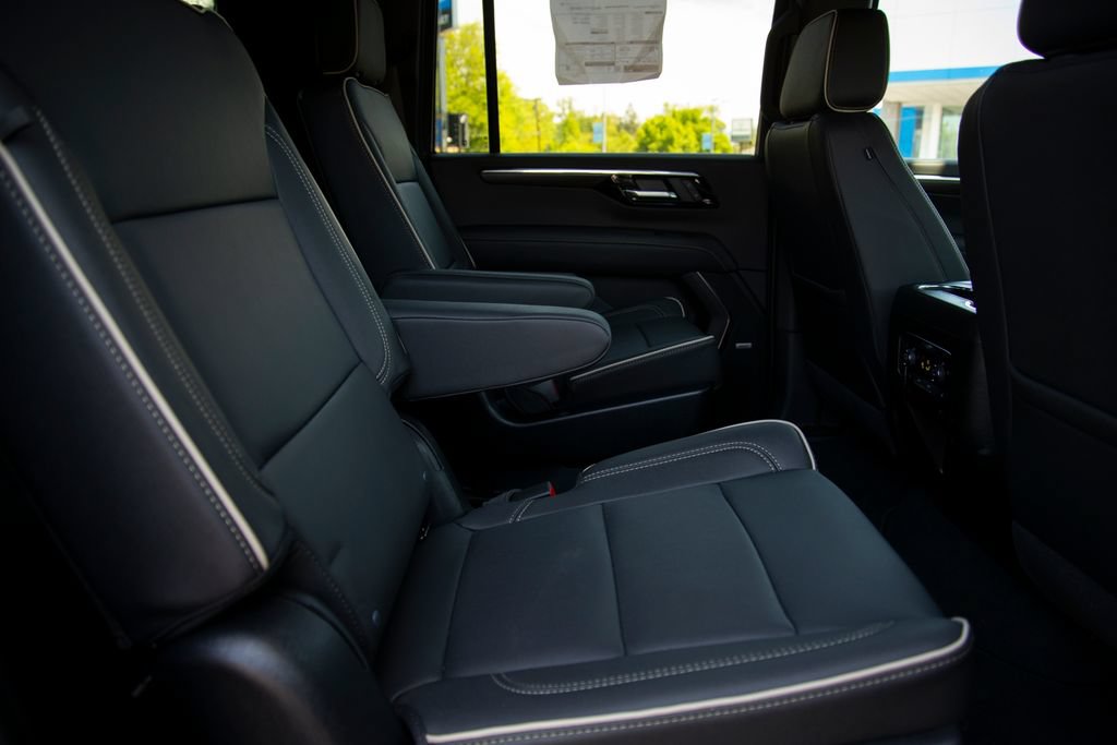 New 2025 Chevrolet Suburban Premier AWD/4WD image 13