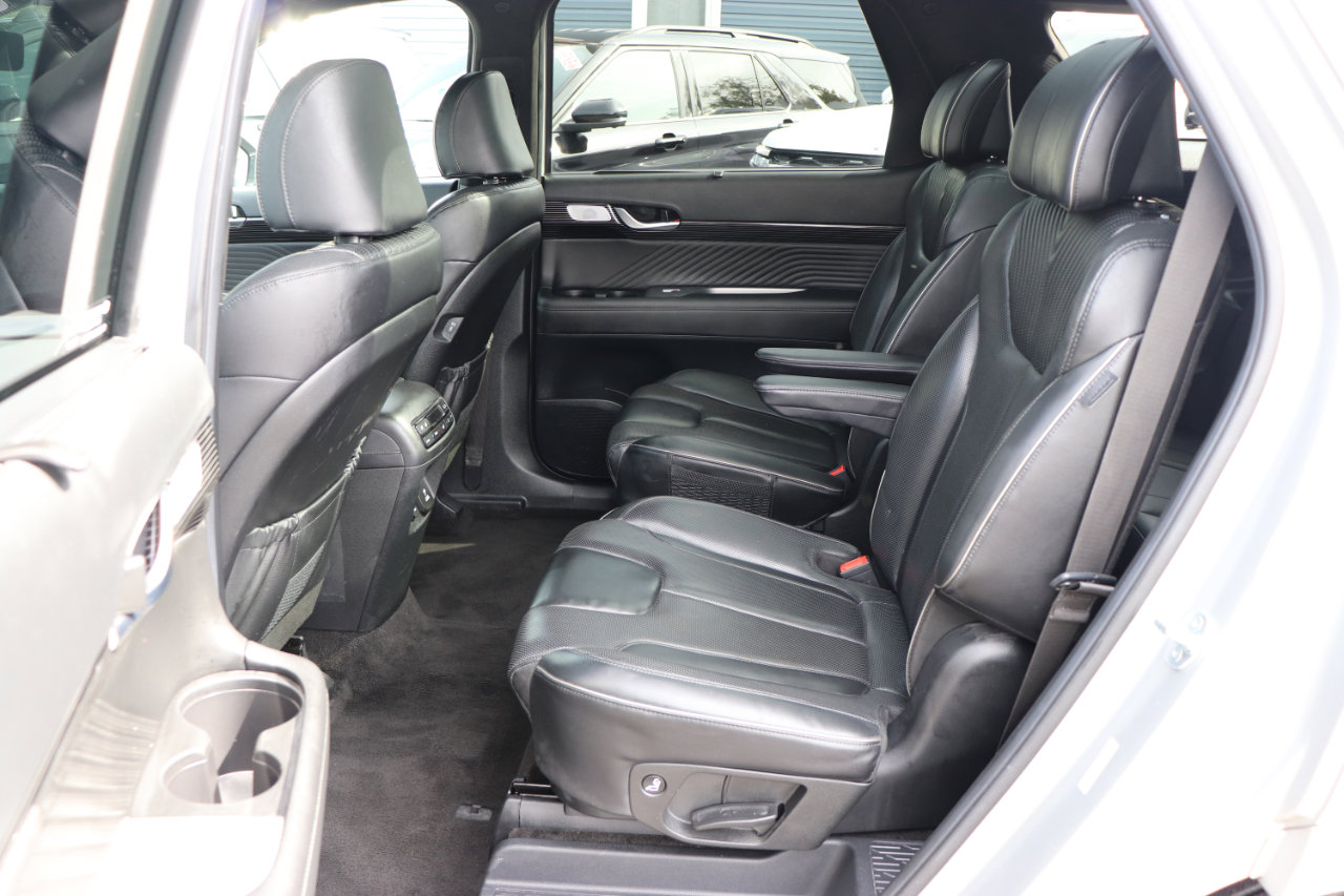 Used 2024 Hyundai Palisade Calligraphy image 12