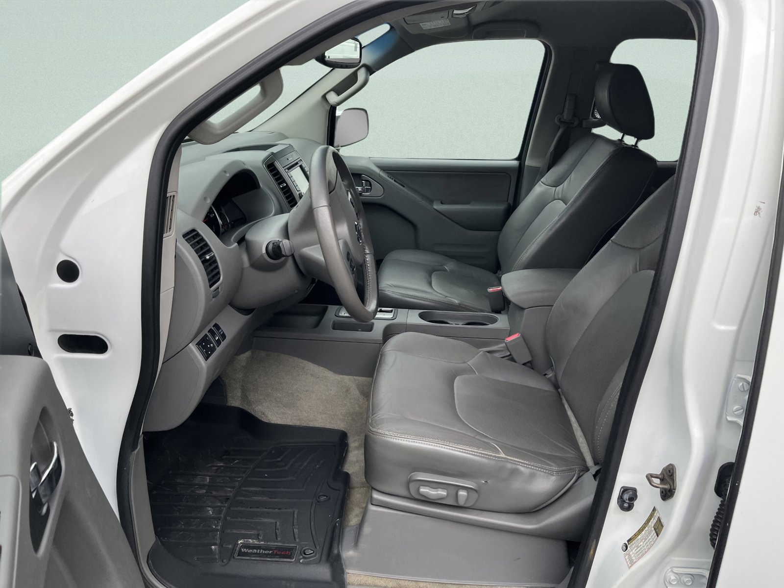 Used 2015 Nissan Frontier SL AWD/4WD image 11