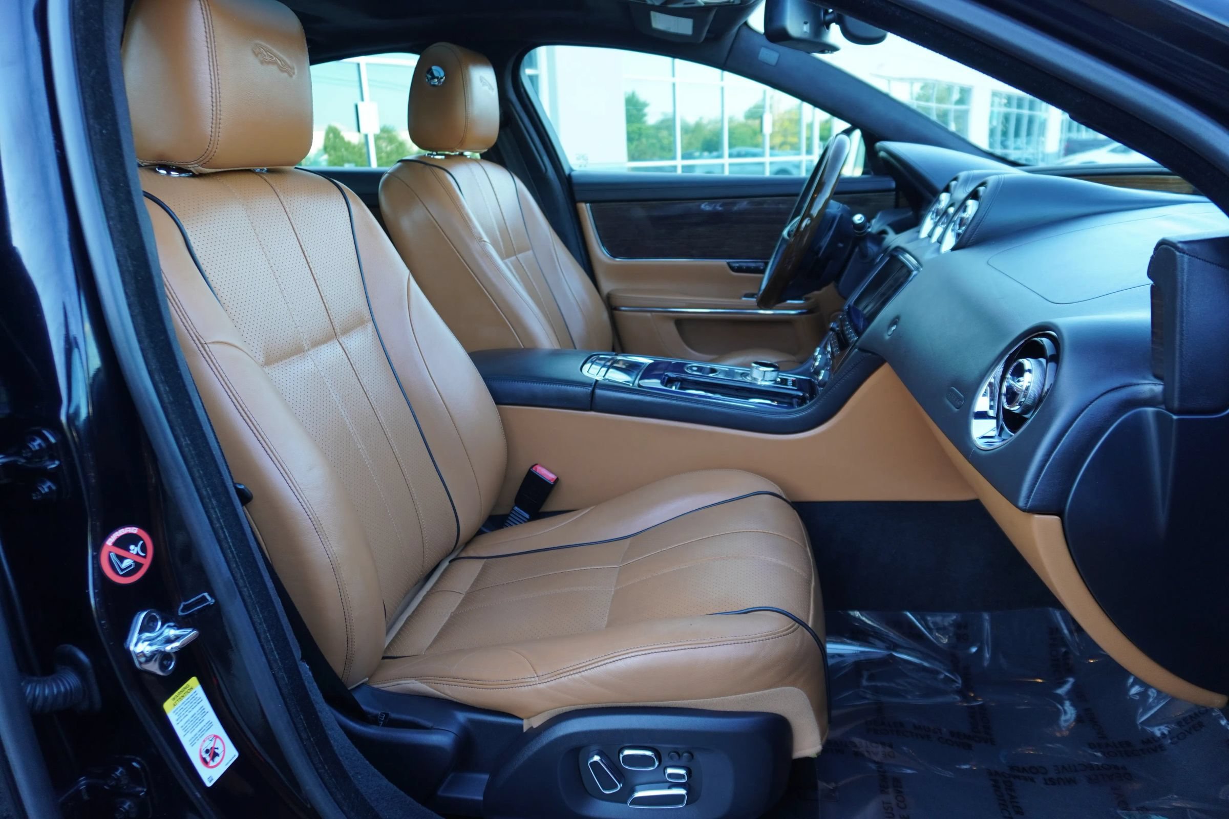 Used 2012 Jaguar XJ Supercharged RWD image 12