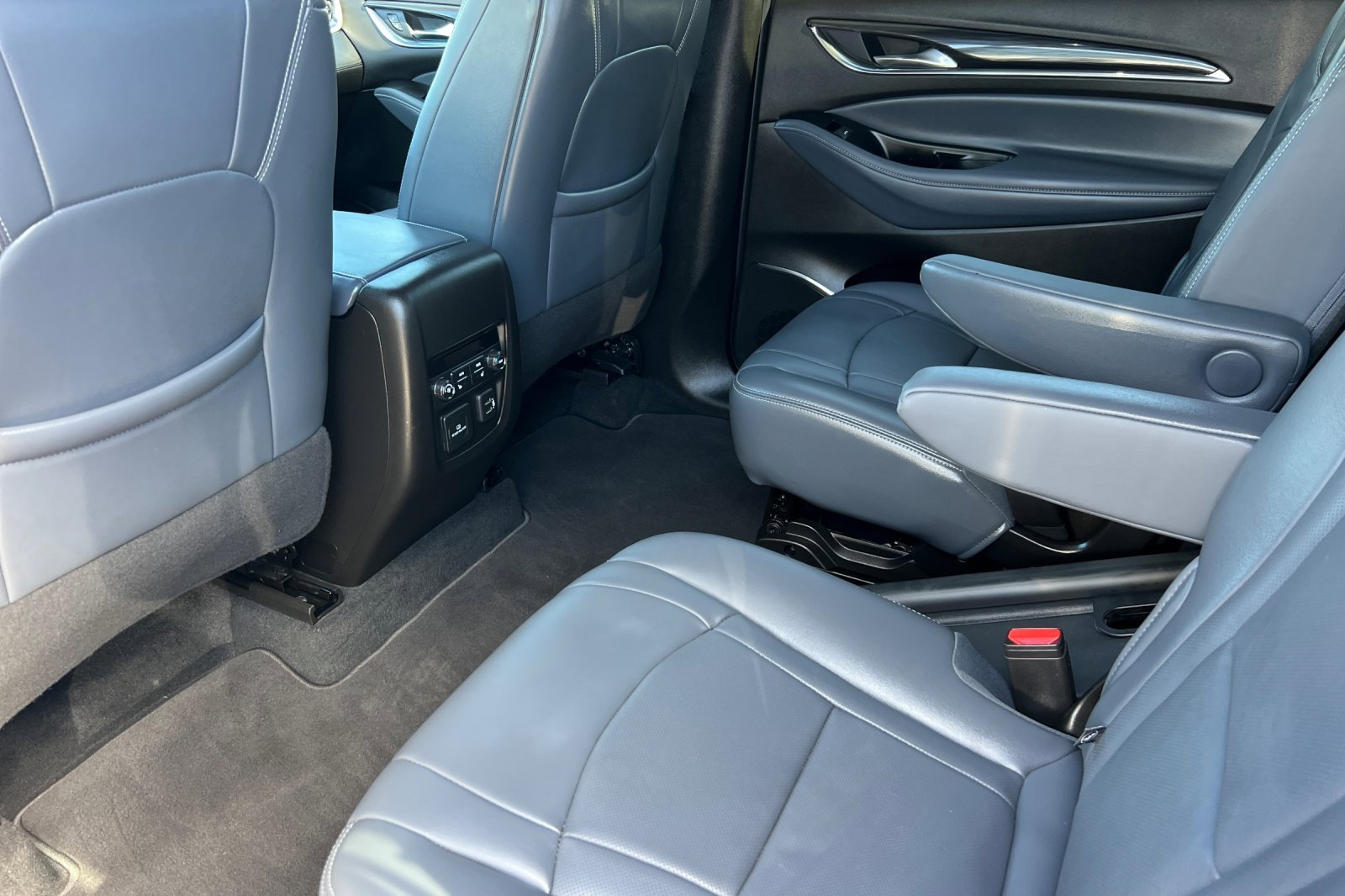 Used 2023 Buick Enclave Premium image 13