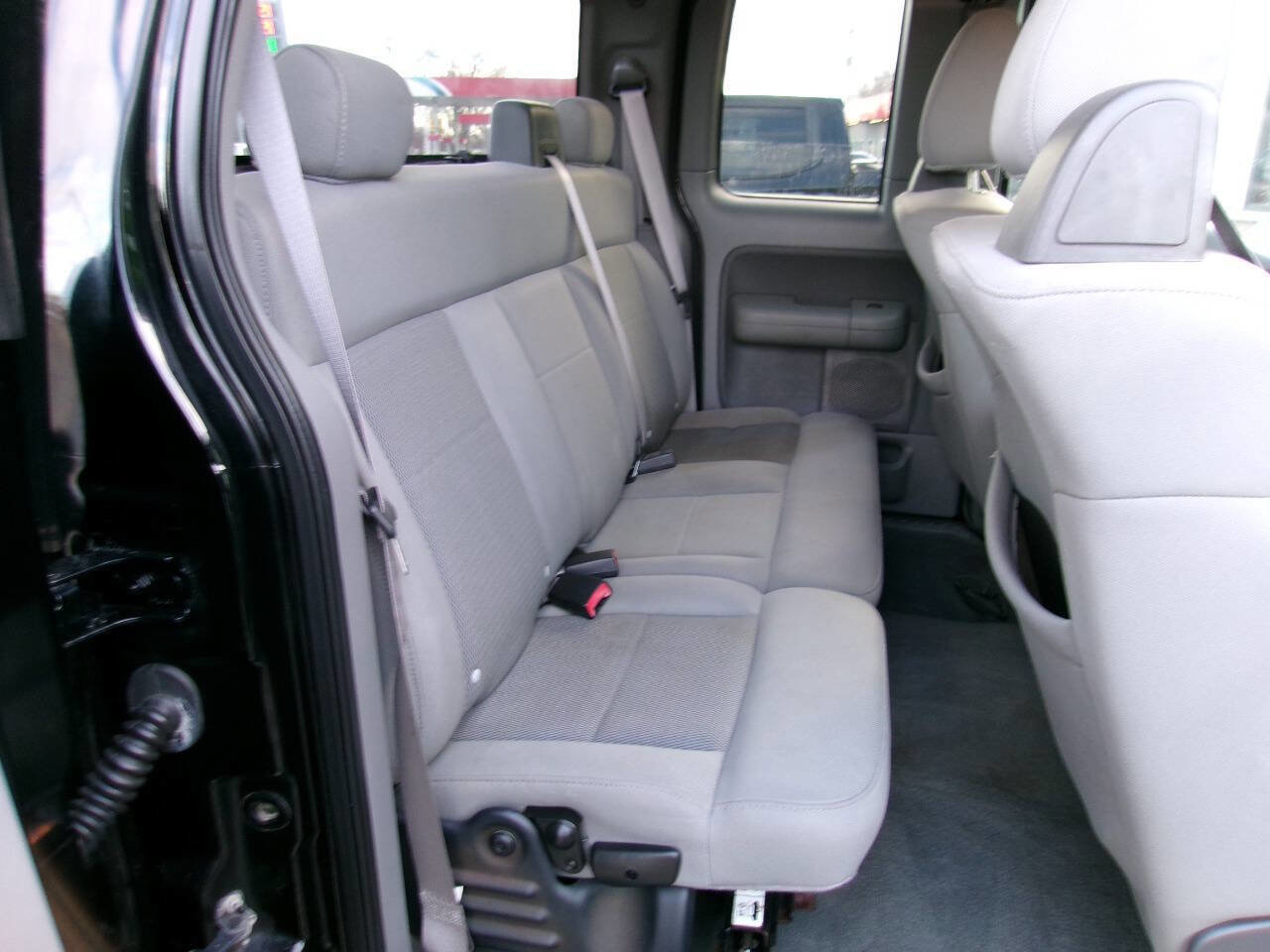 Used 2006 Ford F150 XLT image 11