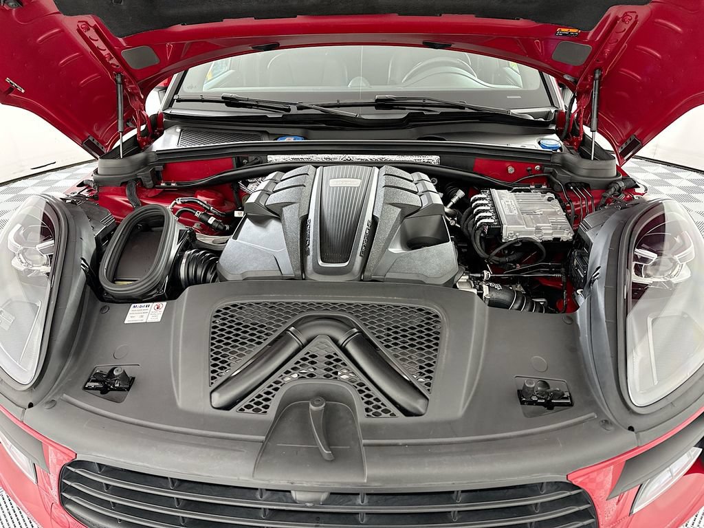 Certified 2021 Porsche Macan S AWD/4WD image 32