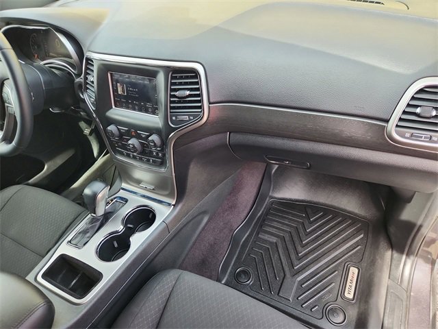 Used 2018 Jeep Grand Cherokee Laredo image 27
