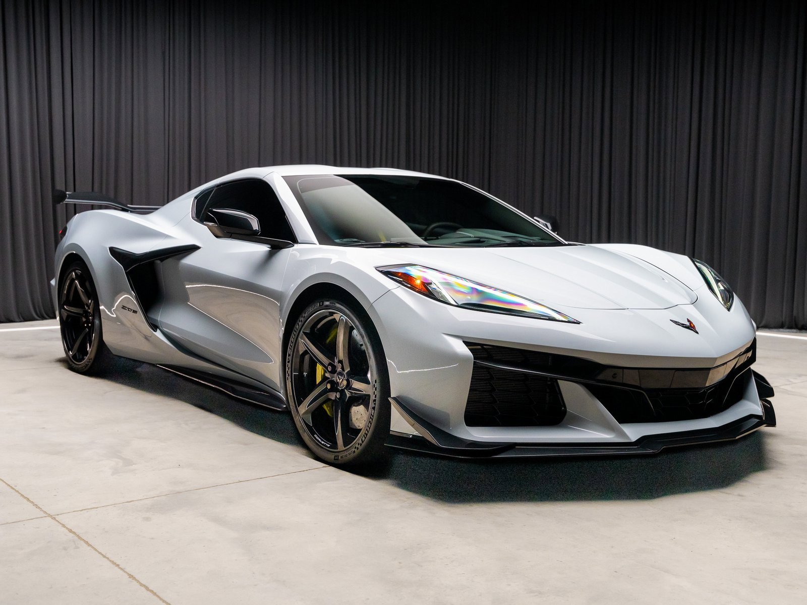 Used 2023 Chevrolet Corvette Z06 w/ Z07 Performance Package image 16