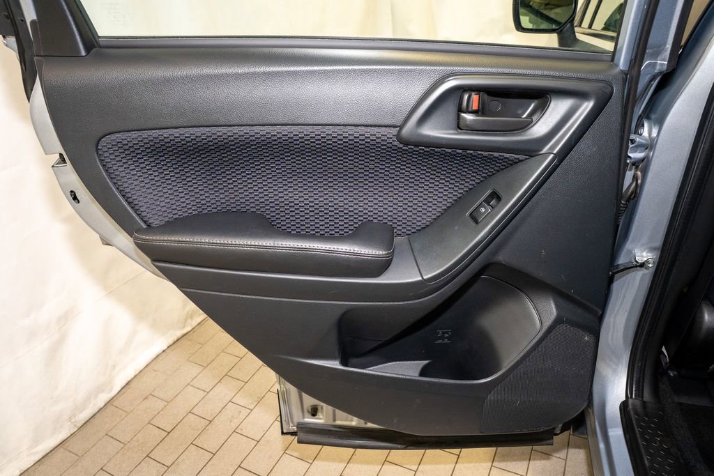 Used 2017 Subaru Forester 2.5i w/ Alloy Wheel Package image 8