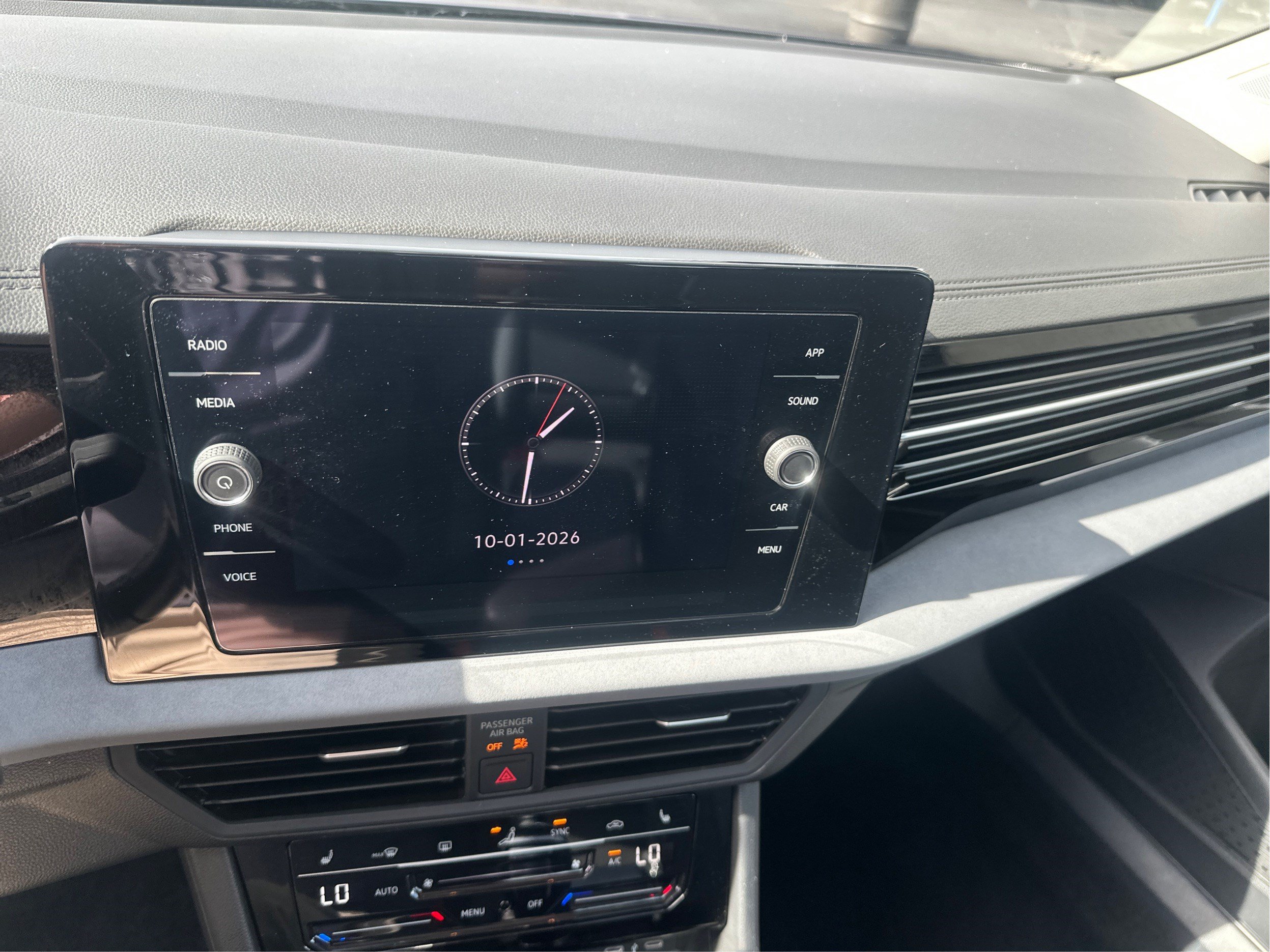 Used 2025 Volkswagen Jetta SE FWD image 14