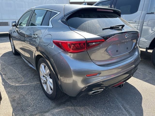 Used 2018 INFINITI QX30 image 4