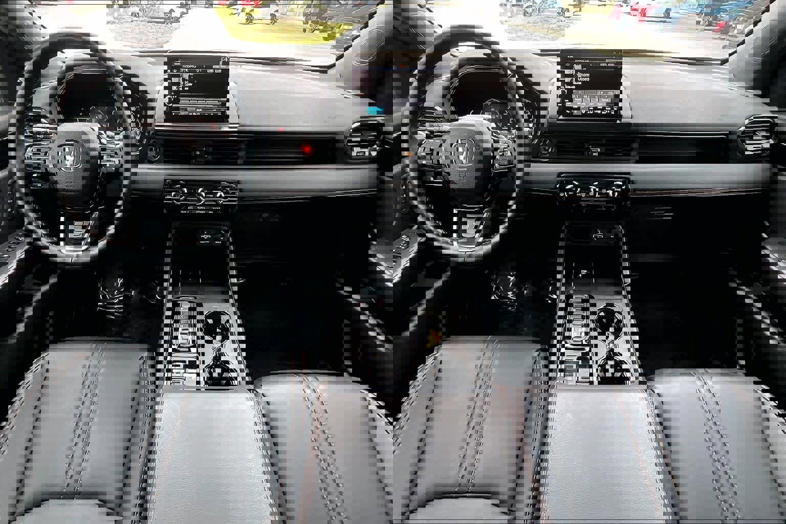 Used 2025 Honda Pilot TrailSport image 16