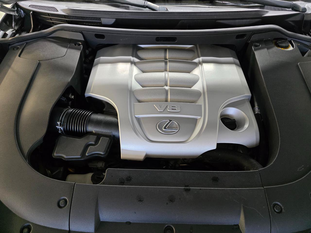 Used 2013 Lexus LX 570 4WD w/ Luxury Pkg w/Pre-crash image 50
