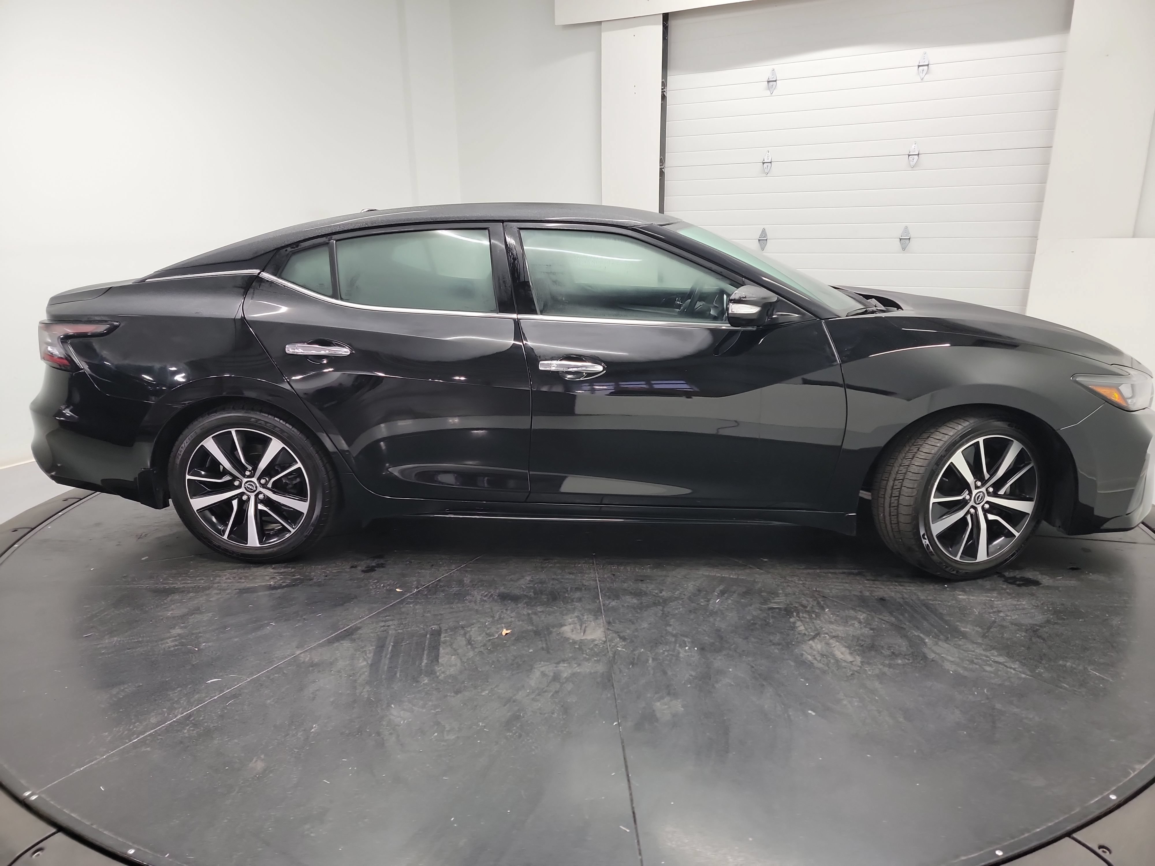 Used 2023 Nissan Maxima SV w/ Floor Mat Group FWD image 11
