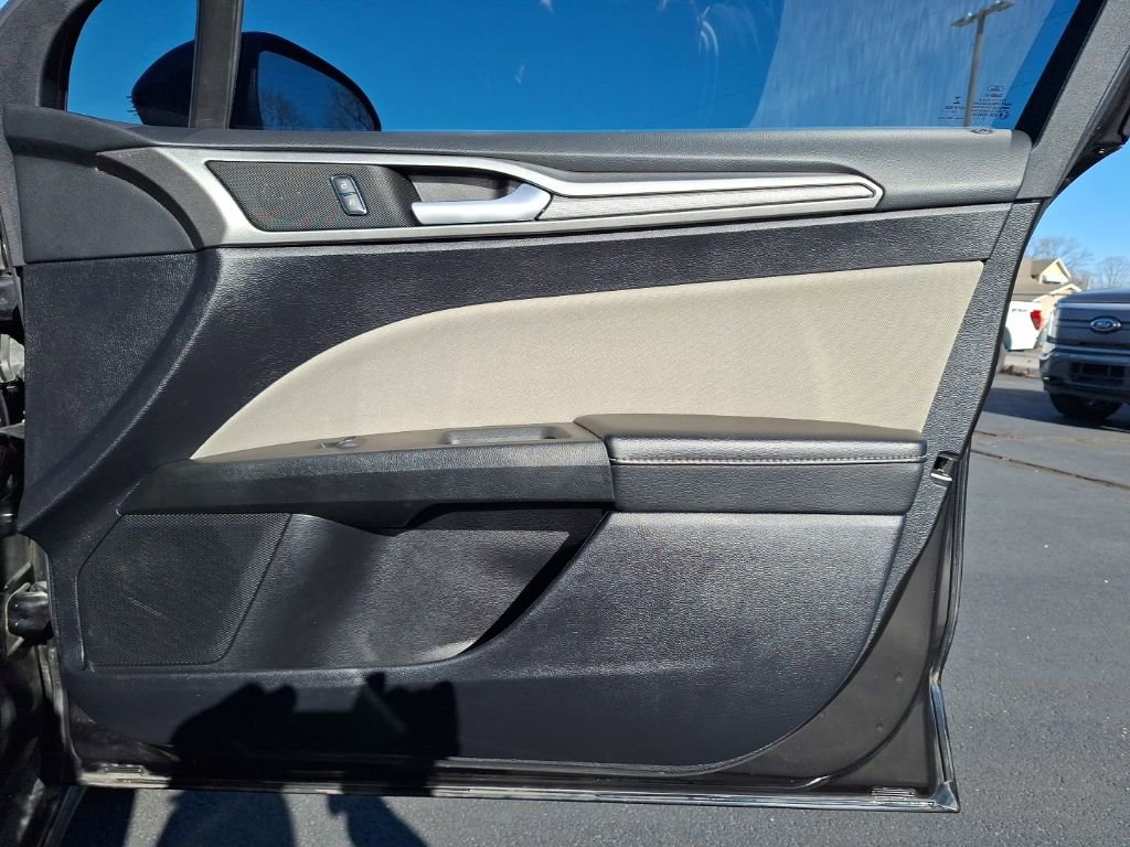 Used 2020 Ford Fusion S image 15