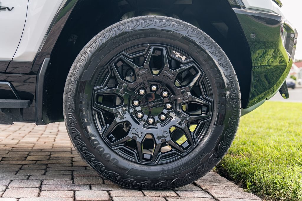 Used 2025 GMC Hummer EV 2X AWD/4WD image 15
