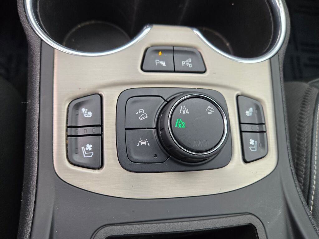Used 2024 GMC Terrain Denali w/ Denali Premium Package image 29