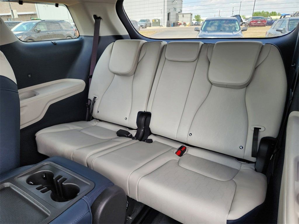 New 2026 Kia Carnival SX w/ SX Dark Edition Package image 11