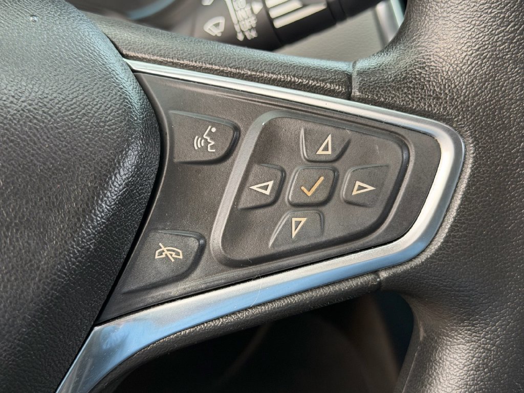 Used 2018 Chevrolet Equinox LS FWD image 21