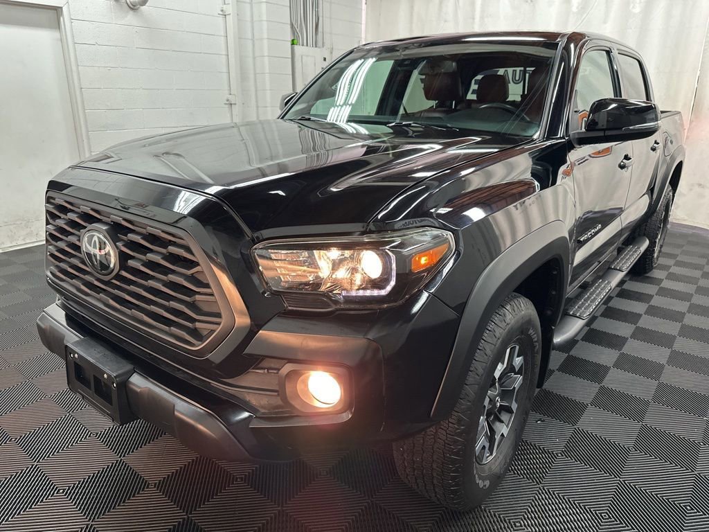 Used 2020 Toyota Tacoma TRD Off-Road w/ Technology Package image 4