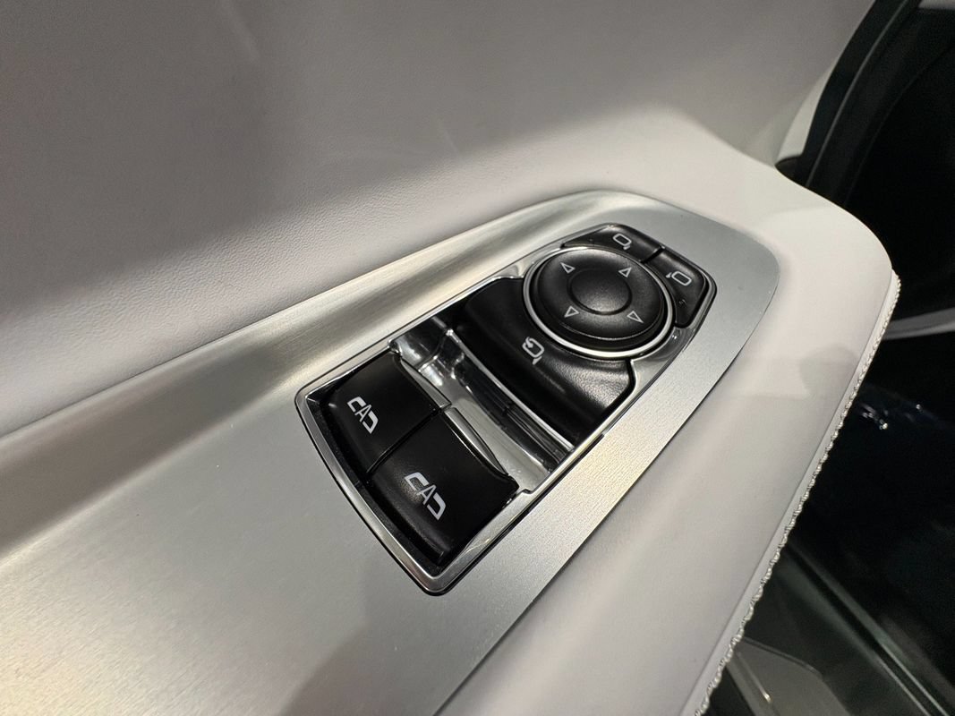 Used 2023 Chevrolet Corvette Stingray Premium Cpe w/ Battery Protection Package RWD image 46