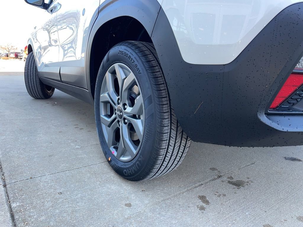 New 2026 Kia Seltos LX image 17