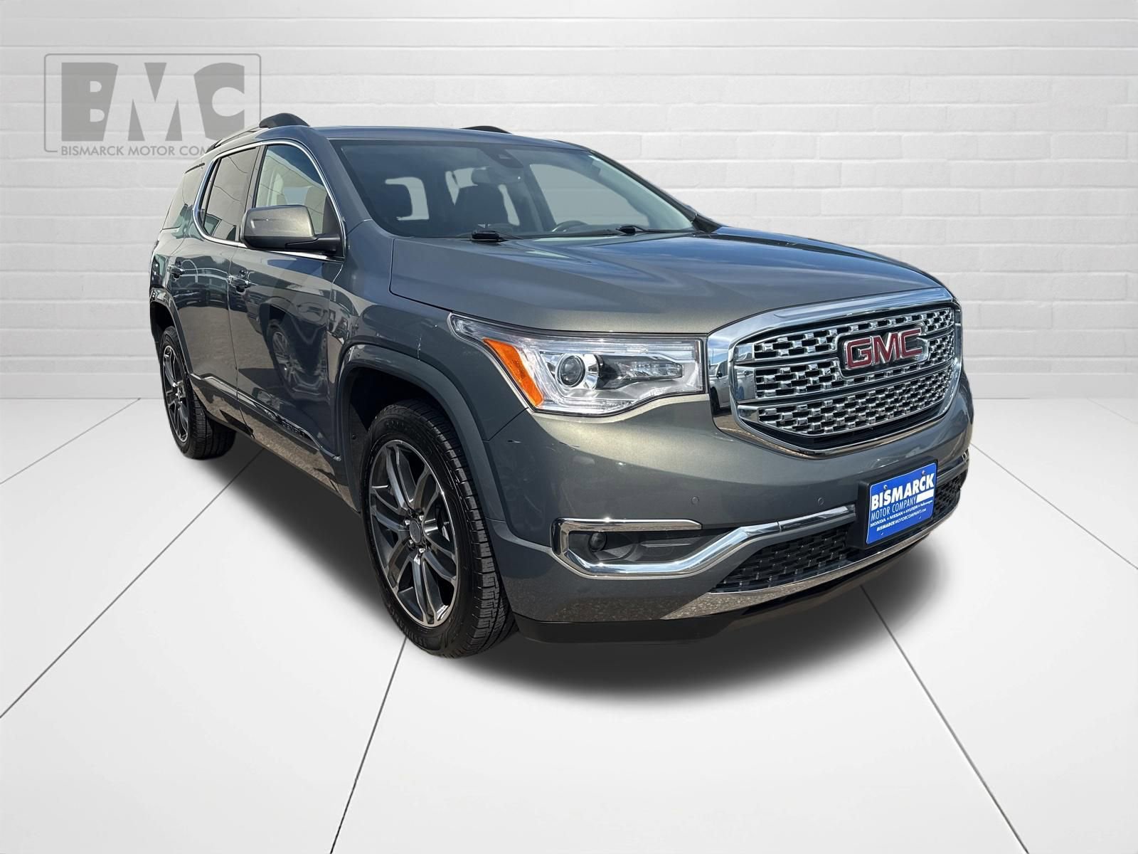 Used 2018 GMC Acadia Denali AWD/4WD image 2