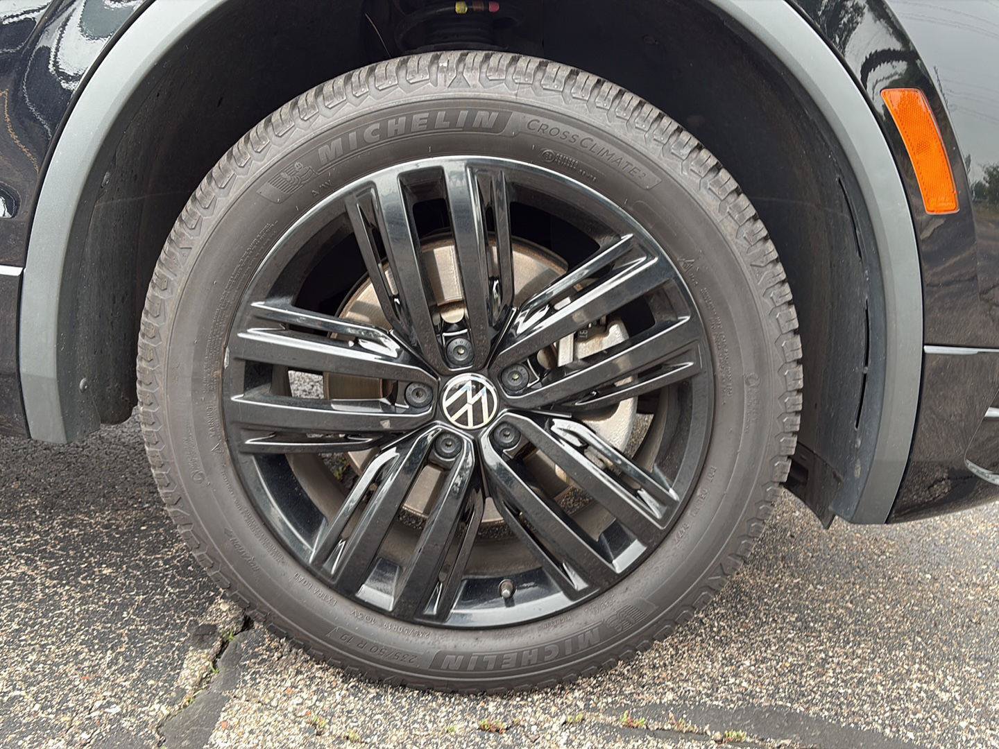 Used 2022 Volkswagen Tiguan SE R-Line AWD/4WD image 22