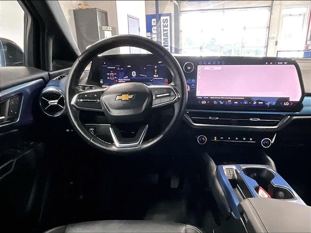 Used 2026 Chevrolet Equinox EV LT w/ Convenience Package II AWD/4WD image 17