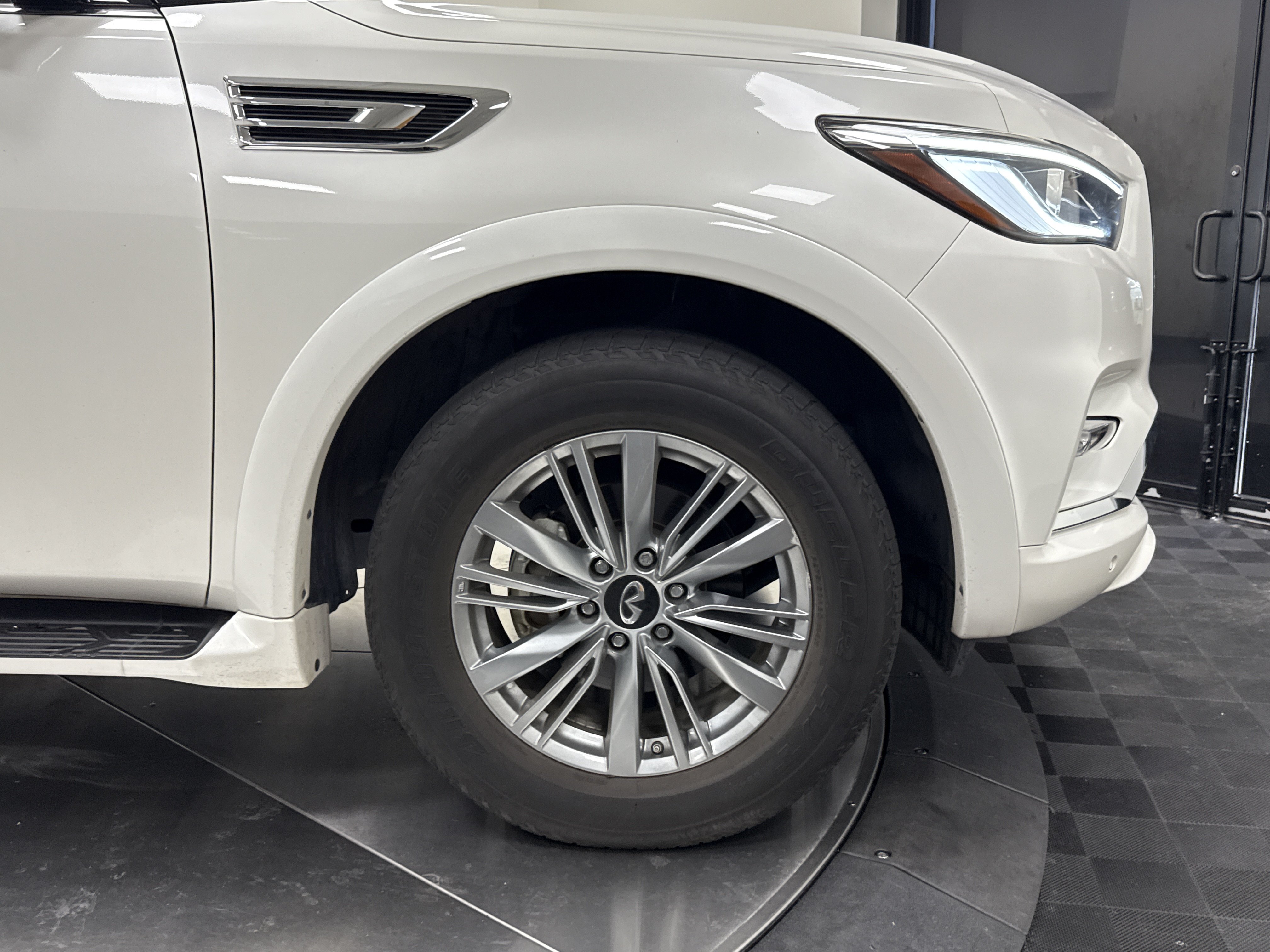 Certified 2024 INFINITI QX80 Luxe w/ Cargo Package RWD image 10