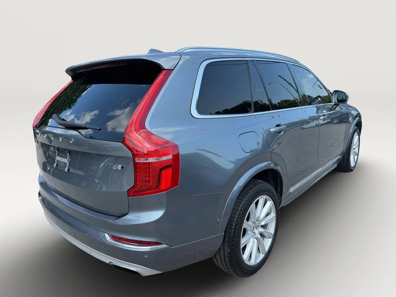 Used 2016 Volvo XC90 T6 Inscription w/ Vision Package AWD/4WD image 3