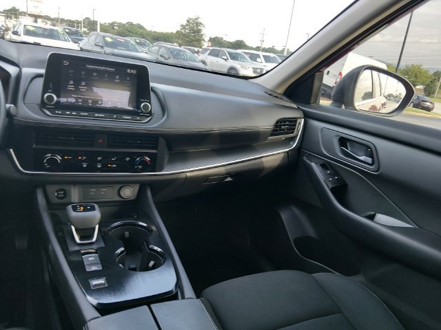 Used 2026 Nissan Rogue S FWD image 12