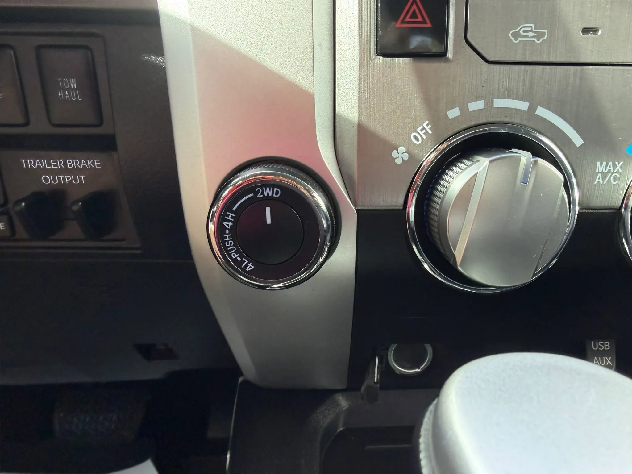 Used 2016 Toyota Tundra SR5 w/ TRD Off Road Package image 11