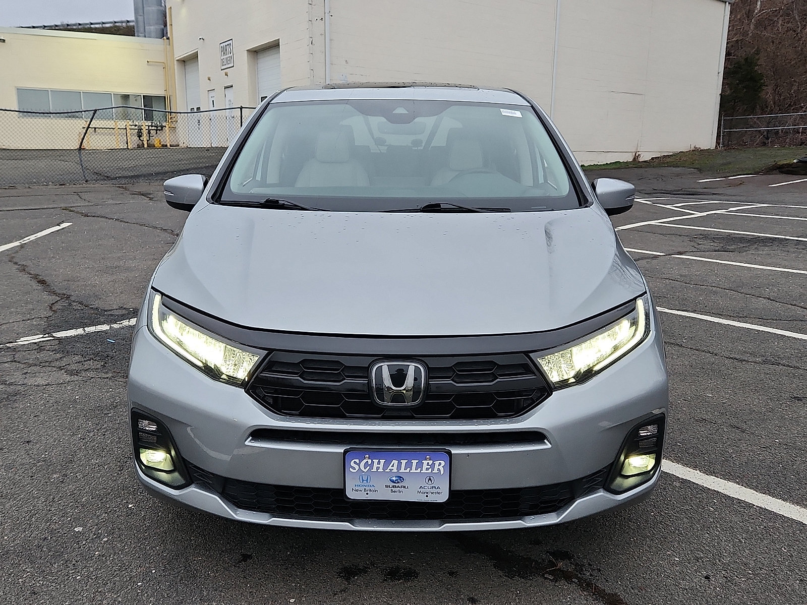 Used 2025 Honda Odyssey Touring image 2
