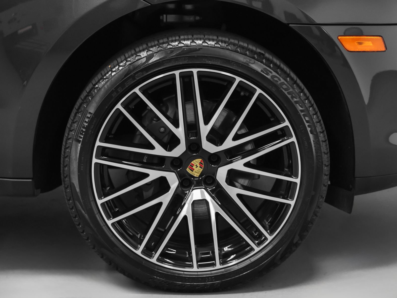 Certified 2026 Porsche Macan AWD/4WD image 16