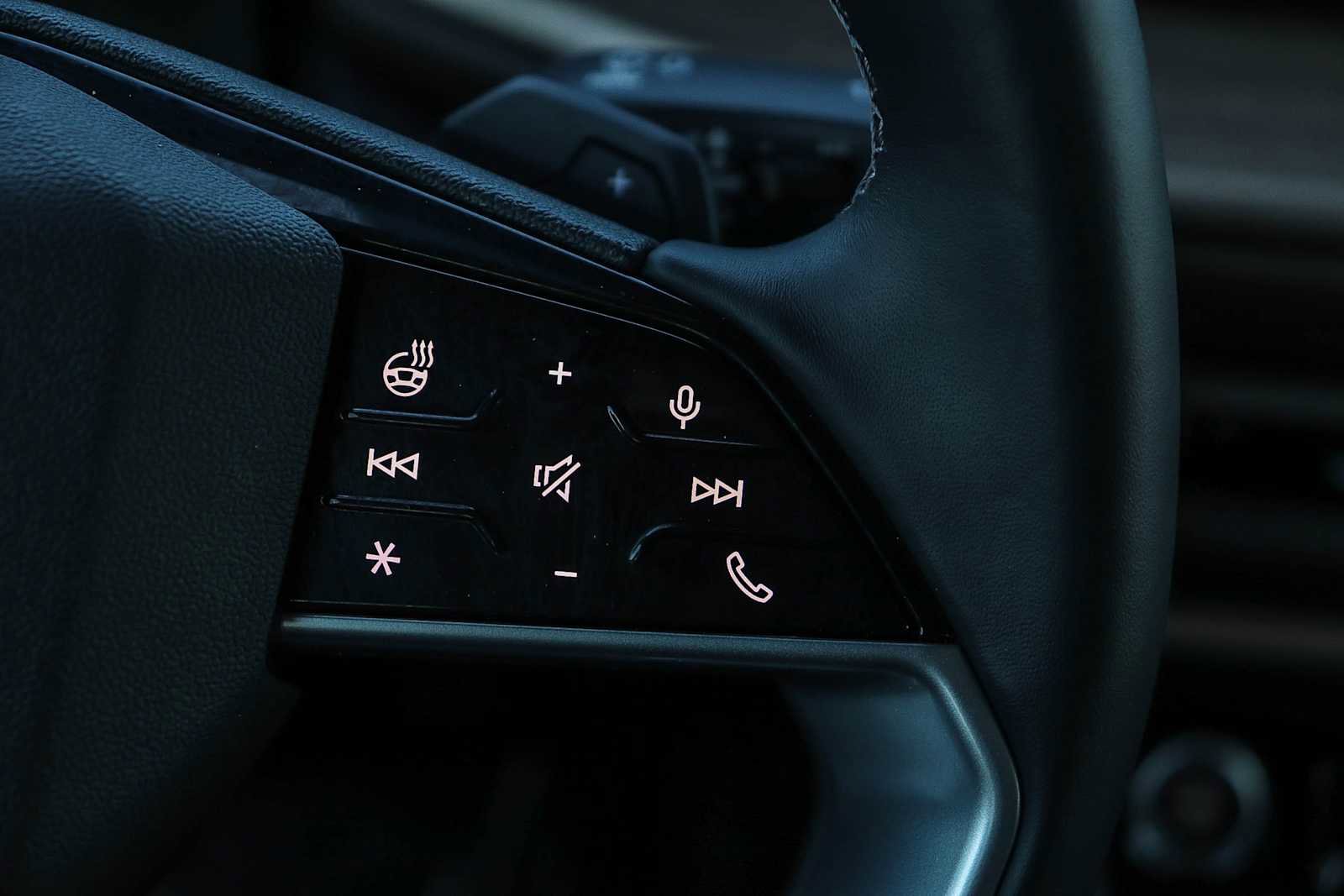 Used 2025 Audi Q5 Premium w/ Convenience Package image 19